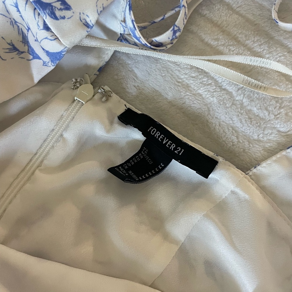 Forever 21 Blue and White Floral Dress - Picture 3 of 4